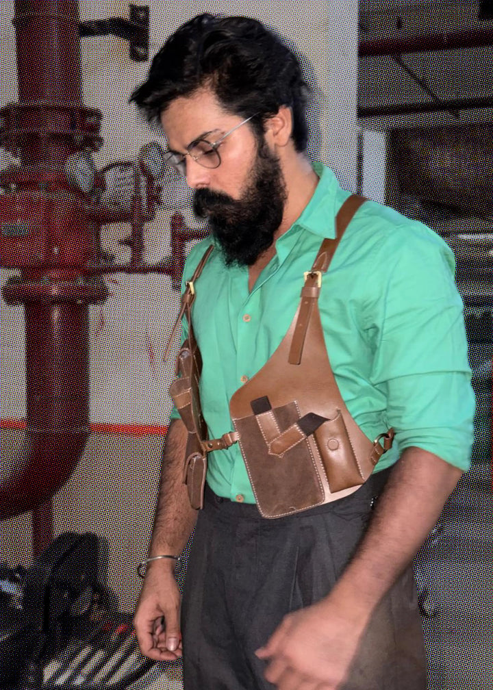 Aruval / KARUPPU
