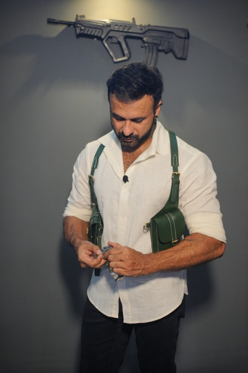 Aruval BLADELINE tactical holster bag for men by 51x49 premium gear straps.